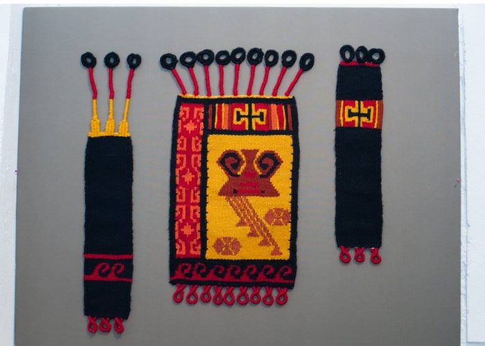 Exposición “Tejer con sentido: Reconociendo nuestra herencia textil” en distintas comunas de Santiago, hasta diciembre Exposición “Tejer con sentido: Reconociendo nuestra herencia textil” en distintas comunas de Santiago, hasta diciembre