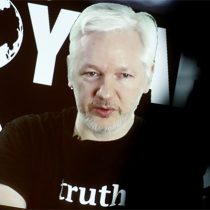 Ecuador cortó internet en embajada donde está Assange