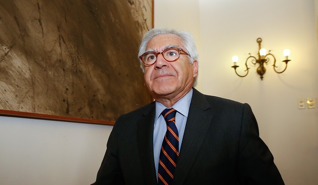 Ministro del Interior saca a Guillier de la presidencial: «Al final la decisión va a ser entre Lagos y Piñera; lo otro es fantasía» Ministro del Interior saca a Guillier de la presidencial: