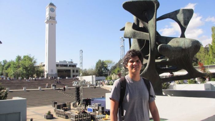 Luciano Muñoz, el chico genio de Iquique: «En educación todo depende más de los profesores que del colegio» Luciano Muñoz, el chico genio de Iquique: «En educación todo depende más de los profesores que del colegio»