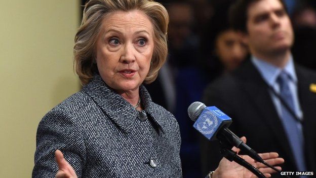 FBI logra orden registro sobre correos presuntamente vinculados con Clinton FBI logra orden registro sobre correos presuntamente vinculados con Clinton
