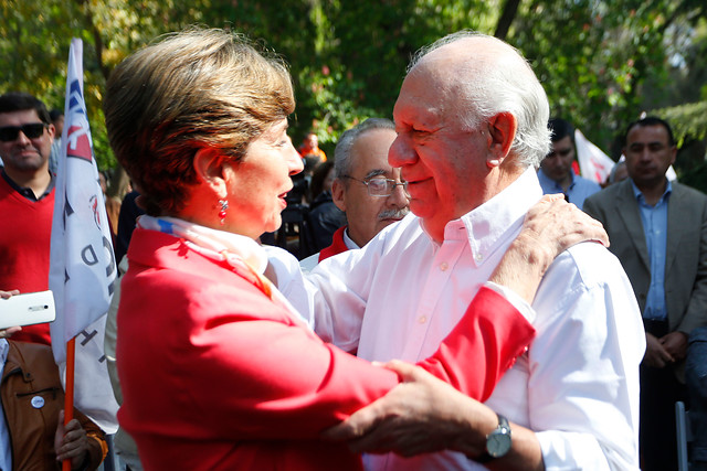 Isabel Allende deja camino libre a Lagos y se baja de carrera presidencial Isabel Allende deja camino libre a Lagos y se baja de carrera presidencial