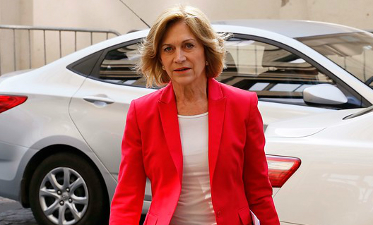Denuncian ante Fiscalía a funcionarios del gabinete de Evelyn Matthei por asociación ilícita y fraude al Fisco