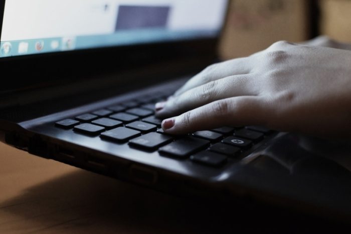 Suicidios, asesinatos e incitación al odio, una tendencia en aumento entre los internautas chilenos Suicidios, asesinatos e incitación al odio, una tendencia en aumento entre los internautas chilenos