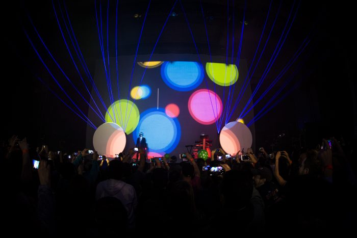 Pet Shop Boys, la banda que se lució como siempre pese a tocar en un lugar imposible Pet Shop Boys, la banda que se lució como siempre pese a tocar en un lugar imposible