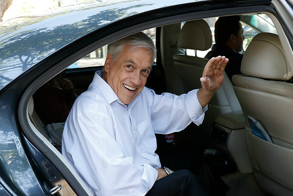 Piñera descorcha champaña: derecha gana comunas emblemáticas de Santiago Piñera descorcha champaña: derecha gana comunas emblemáticas de Santiago
