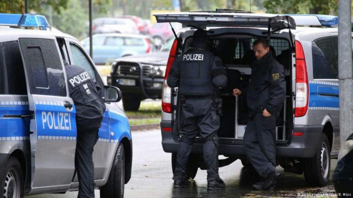 Policía alemana sigue buscando al sirio fugado que preparaba un atentado Policía alemana sigue buscando al sirio fugado que preparaba un atentado