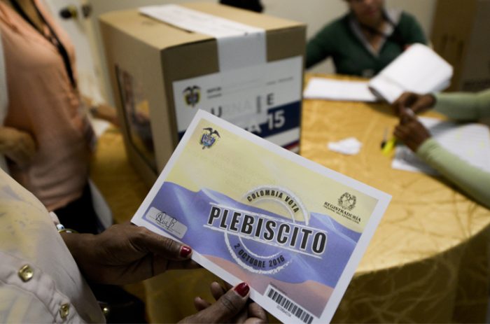 Colombia: rendición incondicional y sentencia de muerte política Colombia: rendición incondicional y sentencia de muerte política