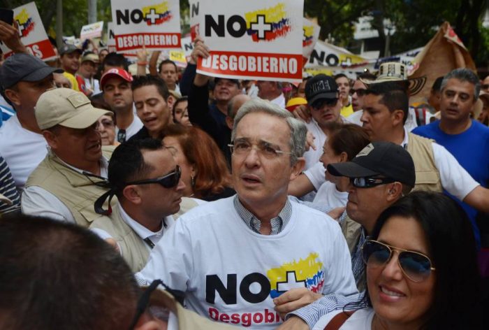 Uribe rechaza que nuevo acuerdo de paz con FARC sea refrendado en el Congreso