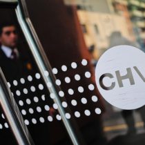 Detienen a equipo de CHV por presunto hurto de cervezas