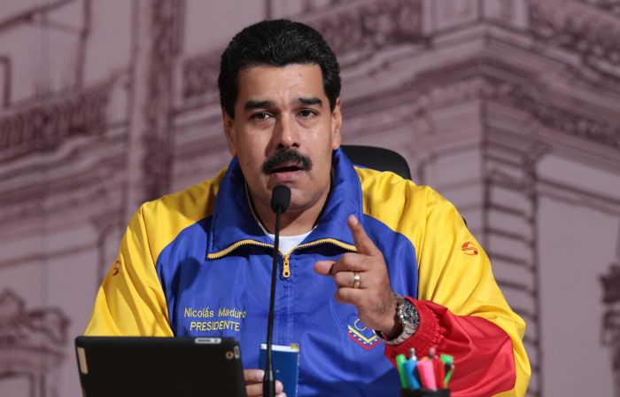 Oposición venezolana detiene acciones contra Nicolás Maduro en inicio de diálogo Oposición venezolana detiene acciones contra Nicolás Maduro en inicio de diálogo