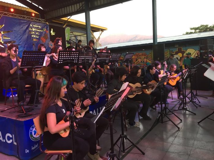 Colegio artístico floridano celebra en grande su tercer aniversario Colegio artístico floridano celebra en grande su tercer aniversario