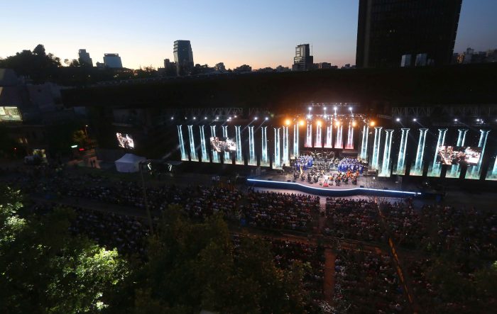 Más de 6.000 personas asistieron a concierto gratuito en plena Alameda