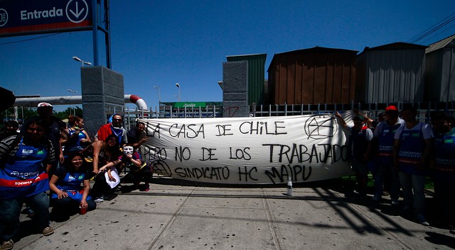Navarro por apoyo a huelga Sodimac: “Los dueños de Chile estaban acostumbrados a parlamentarios dóciles que no salen a la calle” Navarro por apoyo a huelga Sodimac: “Los dueños de Chile estaban acostumbrados a parlamentarios dóciles que no salen a la calle”