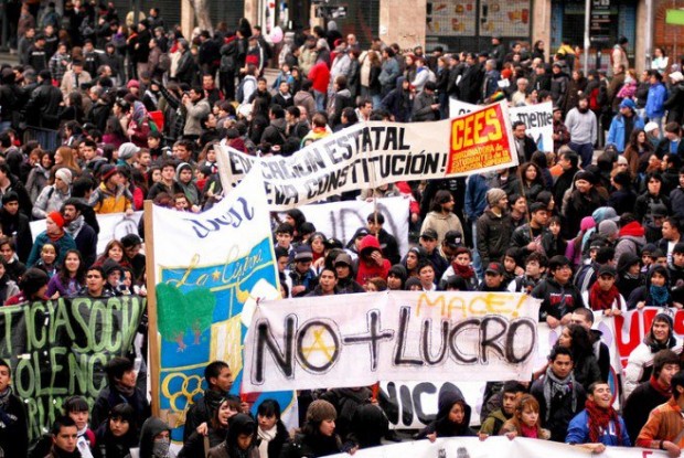 Movimientos sociales como parte del ciclo “Lo Chileno del cine Chileno” en Cine Radical. Entrada liberada Movimientos sociales como parte del ciclo “Lo Chileno del cine Chileno” en Cine Radical. Entrada liberada