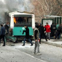 Trece muertos y 55 heridos en atentado contra un autobús en Turquía