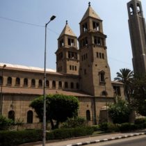 Al menos 26 personas mueren en una explosión en una iglesia copta en El Cairo, Egipto