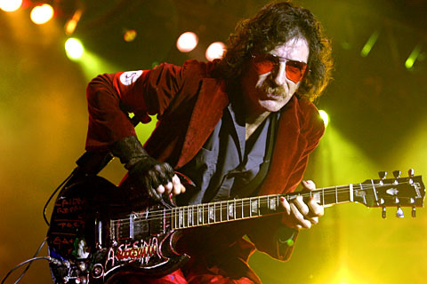 Charly García es internado de urgencia Charly García es internado de urgencia