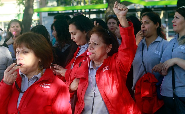 Huelgas alcanzaron en 2016 su cifra más alta desde el retorno a la democracia e incertidumbre por Reforma Laboral habría sido clave Huelgas alcanzaron en 2016 su cifra más alta desde el retorno a la democracia e incertidumbre por Reforma Laboral habría sido clave