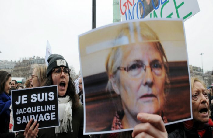 Hollande indulta a mujer condenada por matar a su marido