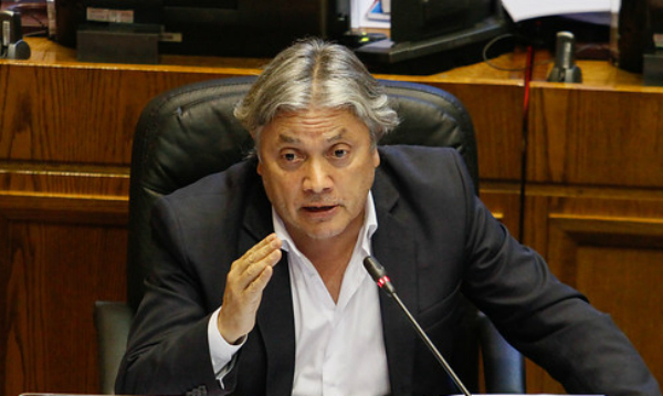 Senador Navarro pide a Piñera el retiro de embajador de Chile en Israel tras masacre de palestinos Senador Navarro pide a Piñera el retiro de embajador de Chile en Israel tras masacre de palestinos