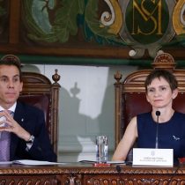 Alessandri asume alcaldía de Santiago: dice que solicitará auditoría externa a la administración de Tohá