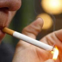 Los beneficios para nuestros recursos hídricos de la ley que prohíbe fumar en playas y ríos