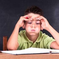 Estudiar en casa: casi 80%  de los estudiantes se distrae cuando estudia y un 30% lo hace constantemente según estudio