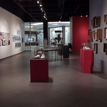 Exposición conmemorativa “Museo sin Muros” en Sala de Arte Mall Plaza Vespucio. Entrada liberada