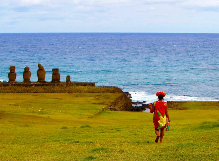 Expertos presentan renovadas teorías sobre el origen de la población de Isla de Pascua Expertos presentan renovadas teorías sobre el origen de la población de Isla de Pascua