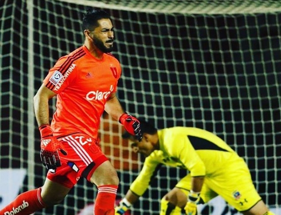 Johnny Herrera y Carlos Heller se reconcilian: el capitán continúa en la U Johnny Herrera y Carlos Heller se reconcilian: el capitán continúa en la U