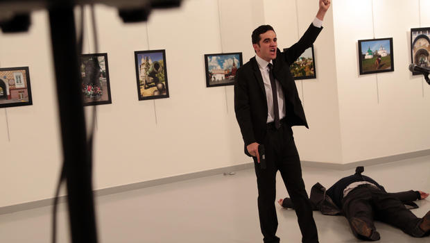La policía turca mata al pistolero que disparó contra el embajador ruso en Ankara