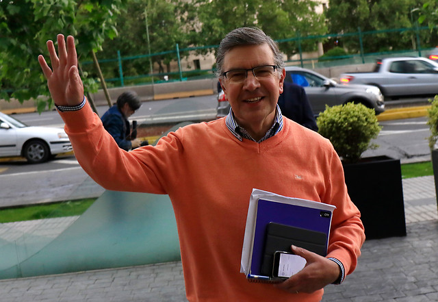 Derecha-izquierdista: la nueva creación del candidato Lavín Derecha-izquierdista: la nueva creación del candidato Lavín