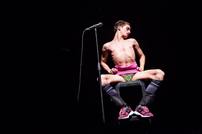 Obra de danza contemporánea “La noche obstinada” en Centro Gam Obra de danza contemporánea “La noche obstinada” en Centro Gam