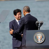 Primer ministro japonés se reunió con Obama y ofreció condolencias por los muertos en Pearl Harbor
