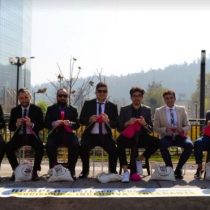Hombres Tejedores: el grupo chileno que desafía prejuicios con agujas e hilo