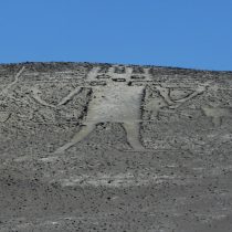 Geoglifos gigantes en el norte de Chile corren peligro por mineras y rallies