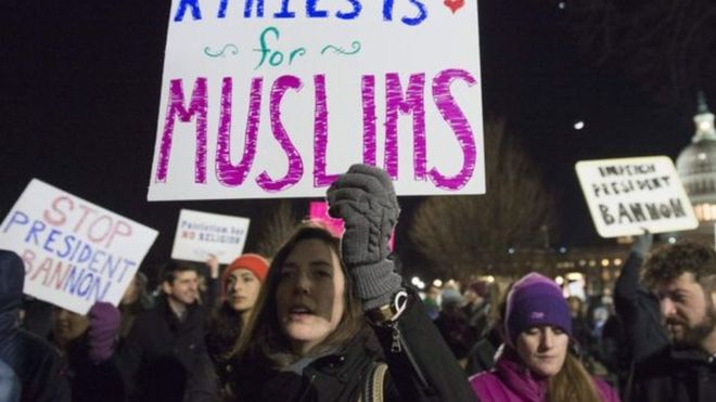 ¿Hasta qué punto es legal la orden de Donald Trump que impide la entrada a EE.UU. de personas de 7 países musulmanes?