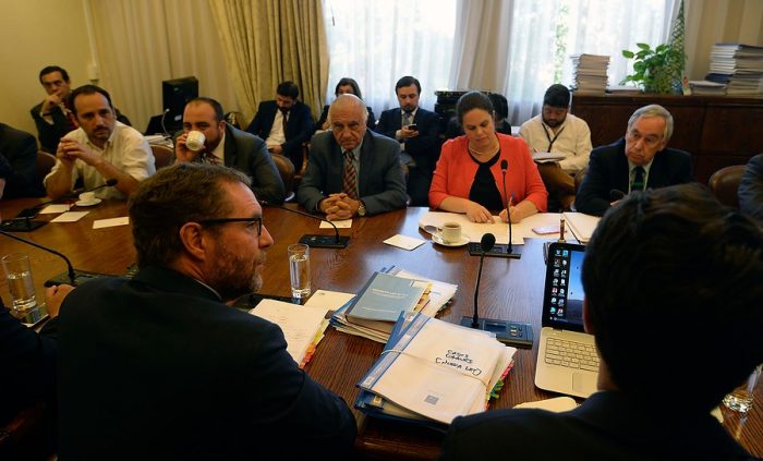 FNE se saca los guantes: ”Somos nosotros quienes hemos dado la pelea contra los carteles de las farmacias, pollos, buses, asfaltos, médicos” FNE se saca los guantes: ”Somos nosotros quienes hemos dado la pelea contra los carteles de las farmacias, pollos, buses, asfaltos, médicos”