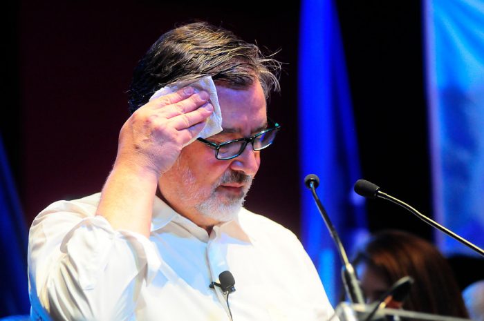 Guillier ahora se distancia de los tecnócratas: «El programa será fundamentalmente con la ciudadanía, no con intelectuales ni élites técnicas» Guillier ahora se distancia de los tecnócratas: