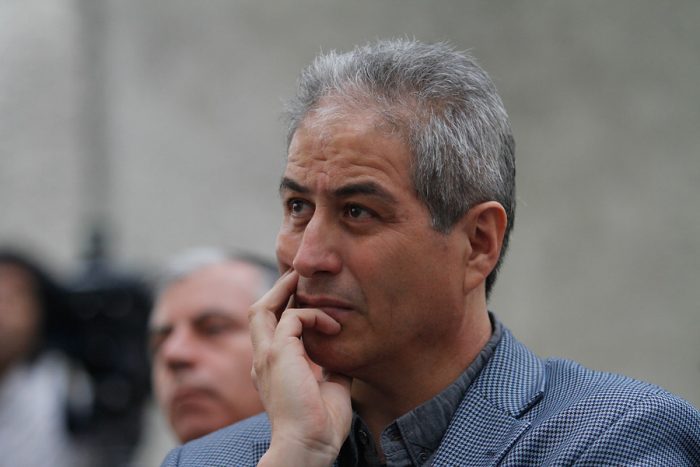 Aguilar manda señal al PC y propone congelar la militancia del Colegio de Profesores en la CUT” Aguilar manda señal al PC y propone congelar la militancia del Colegio de Profesores en la CUT