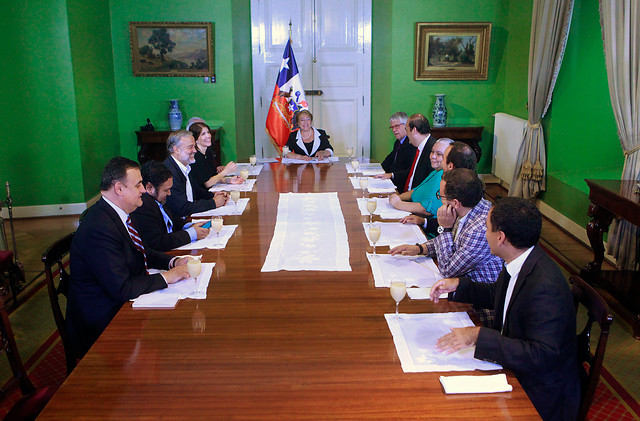 Bachelet defiende proceso constituyente: 