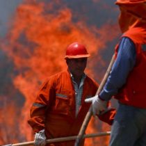 Tormentas de fuego y llamas que avanzan a 1.500 hectáreas por hora: cómo vive Chile los peores incendios de su historia