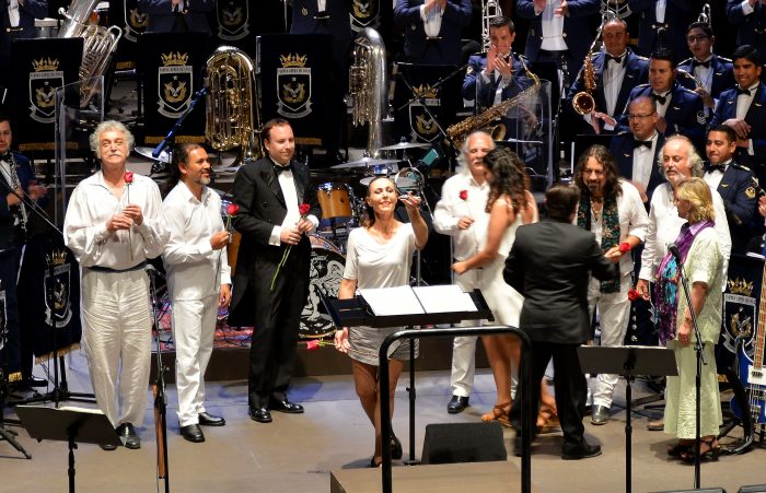 Combinación inédita: Los Jaivas y la banda de la Fach dominaron Frutillar con rock sinfónico Combinación inédita: Los Jaivas y la banda de la Fach dominaron Frutillar con rock sinfónico
