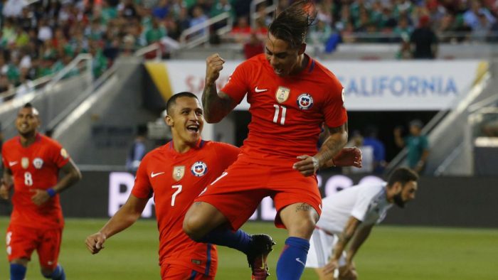 Chile se juega el todo por el todo en decisivo partido ante Brasil