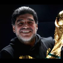 [VIDEO] Maradona se reencuentra con la Copa del Mundo y desea que los próximos jugadores argentinos 