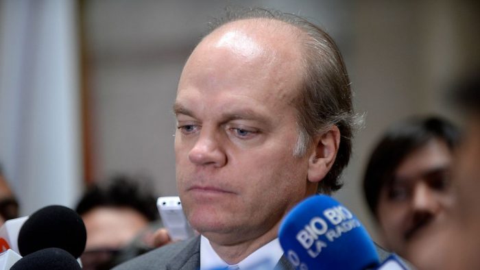 Piden investigar cómo votó Patricio Walker durante y después de la Ley de Pesca Piden investigar cómo votó Patricio Walker durante y después de la Ley de Pesca