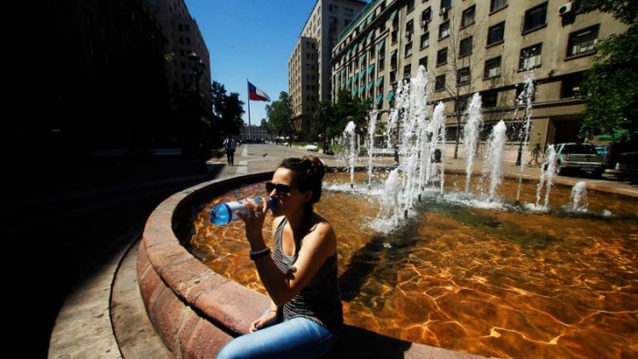 Islas de calor en barrios de Santiago: Un fenómeno urbano no registrado por los termómetros oficiales Islas de calor en barrios de Santiago: Un fenómeno urbano no registrado por los termómetros oficiales