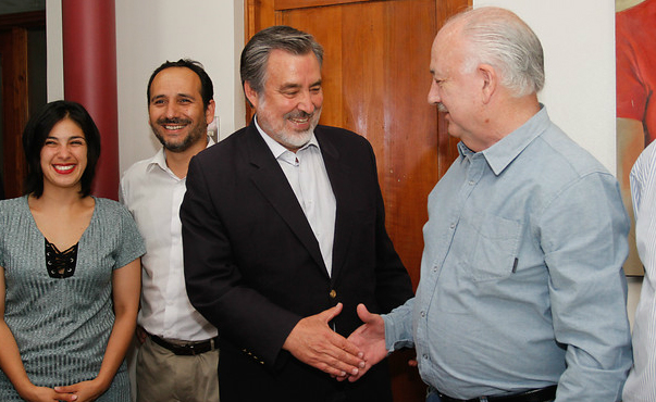 PC tras reunión con Alejandro Guillier: «Tenemos varias coincidencias» PC tras reunión con Alejandro Guillier:
