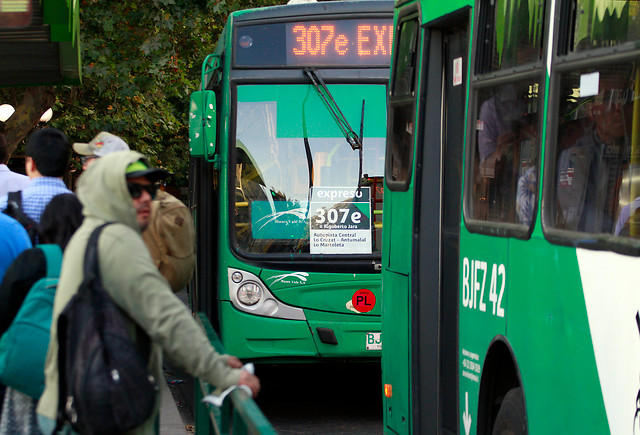 Cerca de mil chóferes del Transantiago inician huelga Cerca de mil chóferes del Transantiago inician huelga
